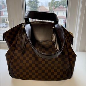 Authentic Louis Vuitton bag- Damier Ebene-barely worn- no tags
